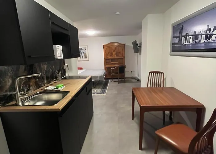 Centrales Hideaway Mit Aussicht Apartman *